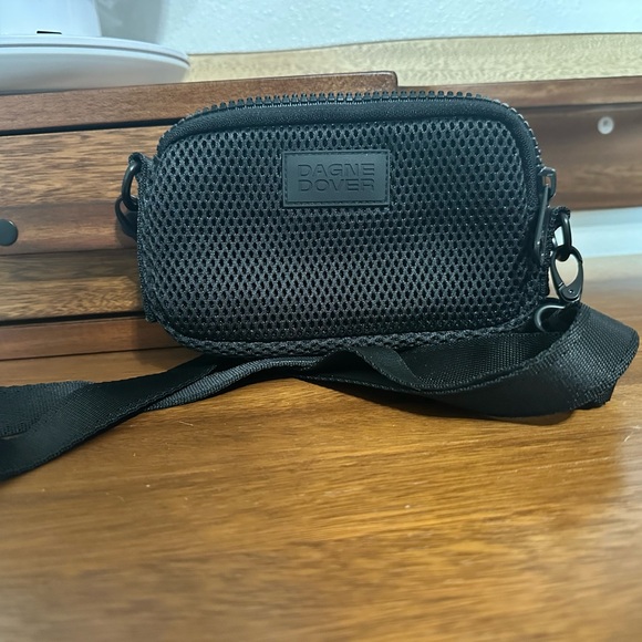 Dagne Dover Mara Phone Sling- Mesh Crossbody Bag - Picture 4 of 5